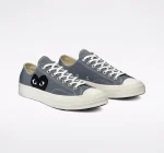 CONVERSE-BLACK-HEART-GREY-LOW-TOP1